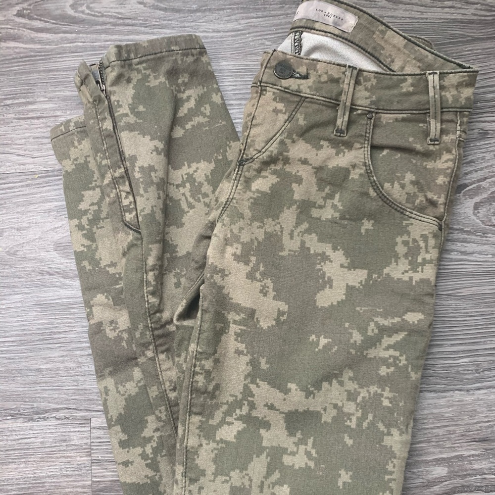 Closet Clean Out - Guess Jean Stretch